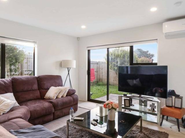 Spacious four bedroom on Preston!