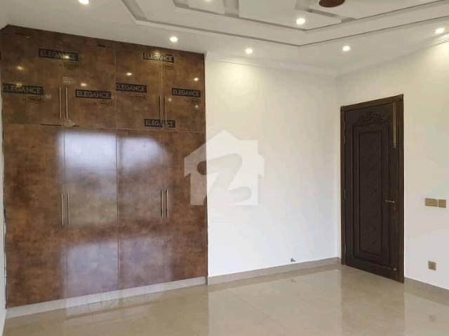 Spacious Flat Is Available In Bahria Town Sector C For sale