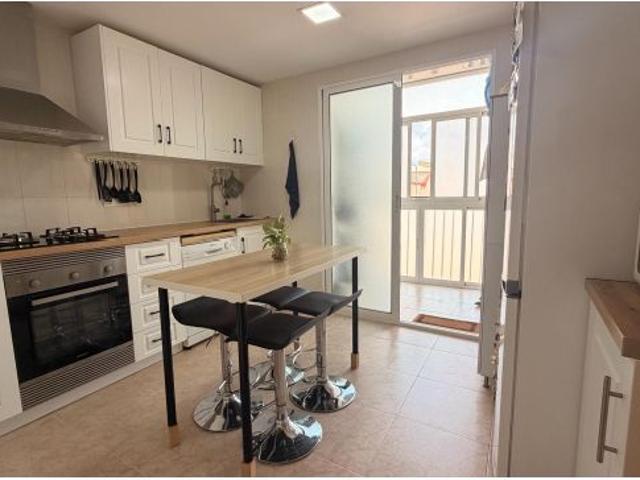 SPACIOUS FLAT WITH GARAGE AND STORAGE ROOM IN ONE OF THE BEST AREAS OF ALCANTARILLA