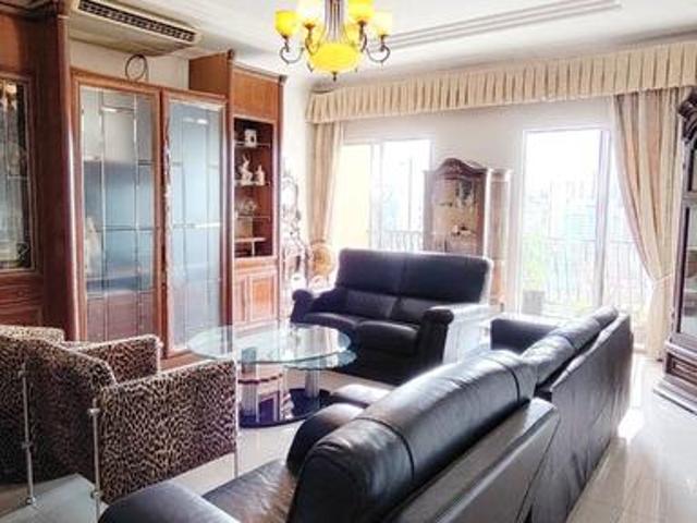 Spacious Freehold Unit Stunning KL Views Bright Breezy Cozy