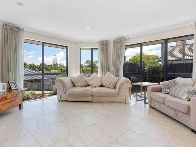 Spacious, Fully Fenced Home in Quiet Cul de Sac –