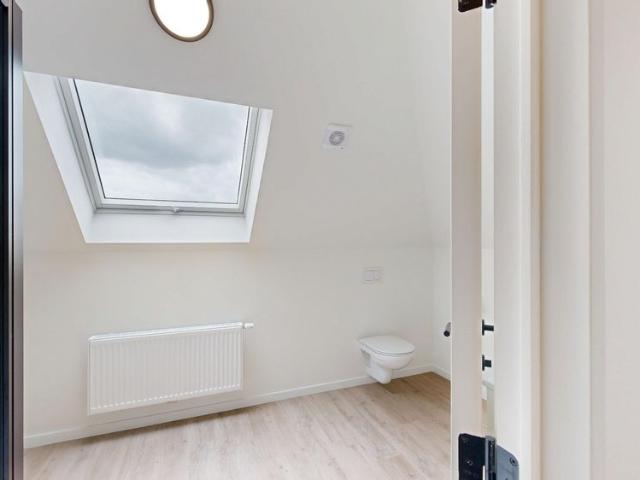 Spacious, furnished student room