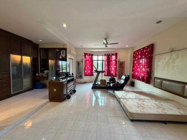 Spacious Garden Corner LotSemi D House Bukit Katil