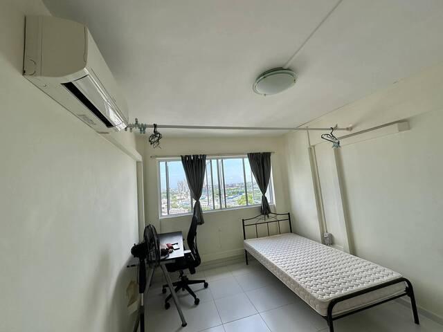 Spacious High Floor Room with Stunning Views – Jurong East