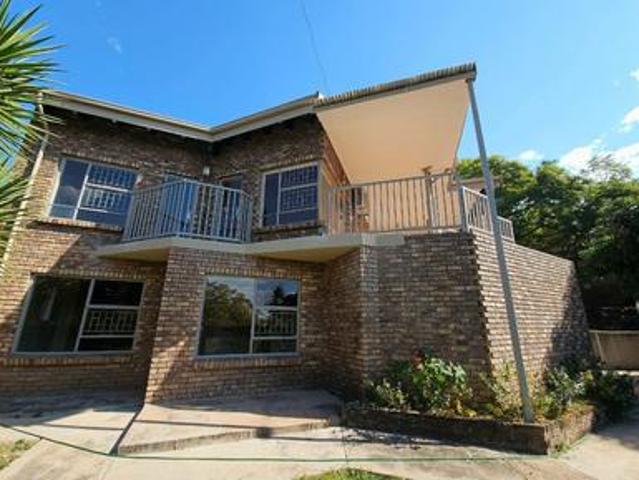 spacious home + flatlet | 4 beds, 3.