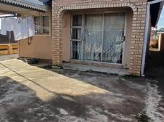 spacious home in orient hill