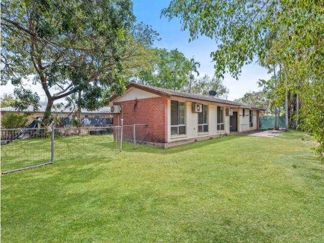 SPACIOUS HOME WITH LARGE FENCED YARD CONVENIENT LOCATION!