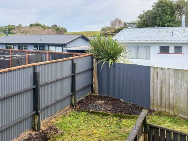 Spacious Home with Self Contained Flat – Ideal for Extended Families