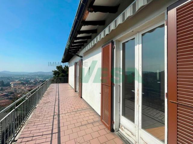 Spacious house with 3 apartments and with wonderful panoramic view | dreamo. Ch