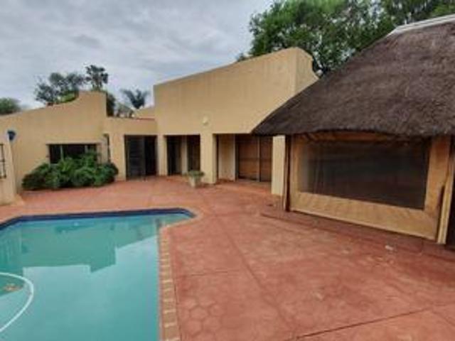 spacious house for a big family on t.