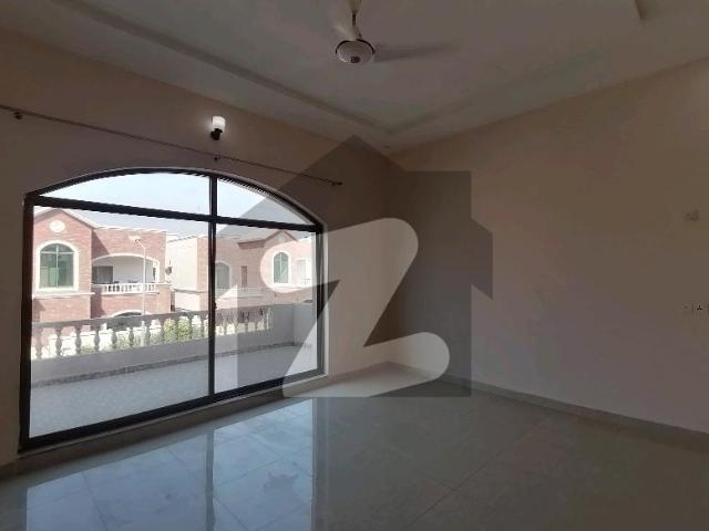 Spacious House Is Available For sale In Ideal Location Of Askari 3