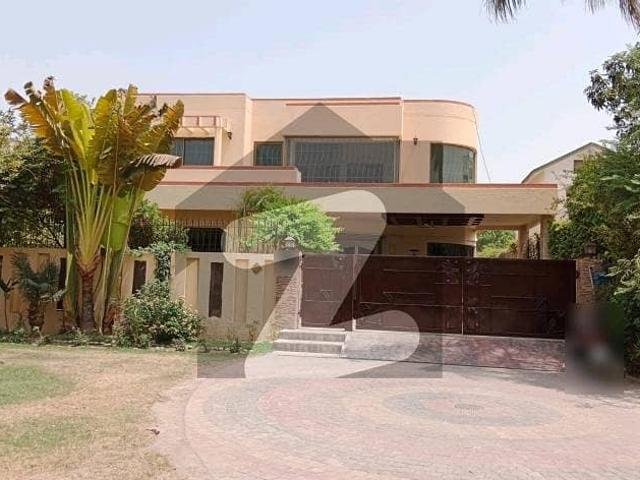 Spacious House Is Available For sale In Ideal Location Of DHA Phase 1