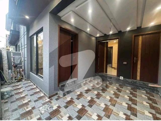 Spacious House Is Available For Sale In Ideal Location Of DHA 9 Town Block B