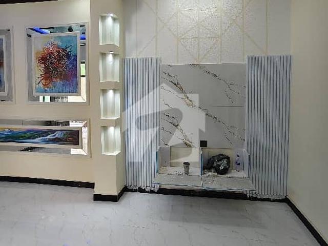 Spacious House Is Available For Sale In Ideal Location Of Taramrri