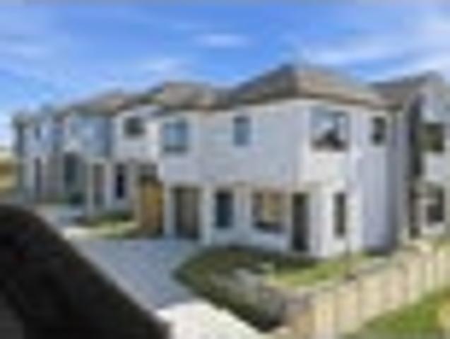 Spacious Howick Living