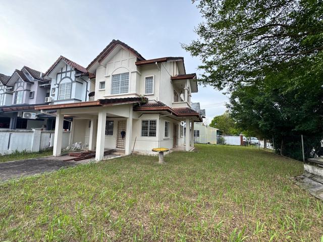 Spacious land corner lot 2 storey house Putra Heights Subang Jaya