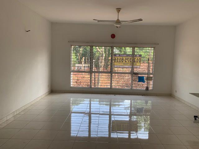 Spacious Layout Gated Guarded Security Antilla Lagoon Villa