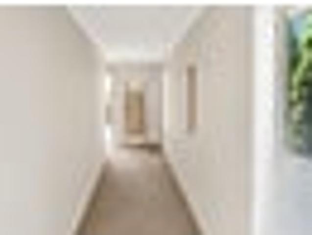 Spacious & light filled on the Hospital doorstep
