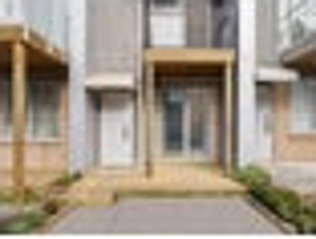 Spacious Living, Central New Lynn