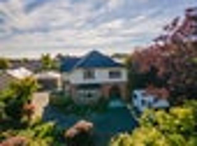 Spacious living & Garaging