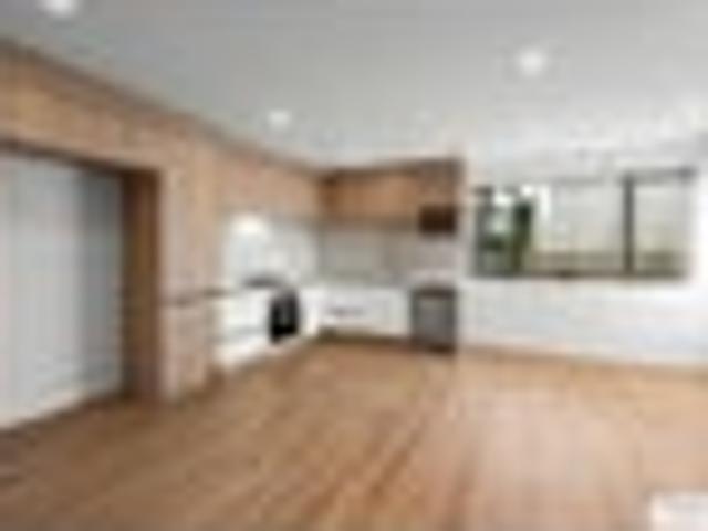 Spacious Living with 2 Ensuites Prime Location