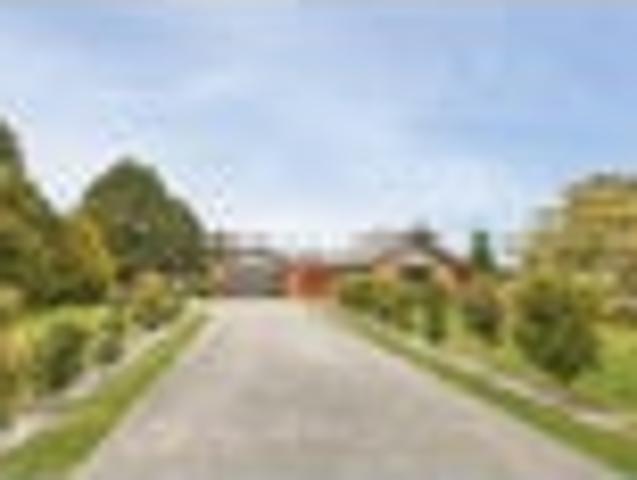 Spacious Living with Immaculate Gardens