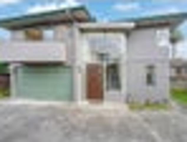Spacious Living with Separate Upstairs Retreat