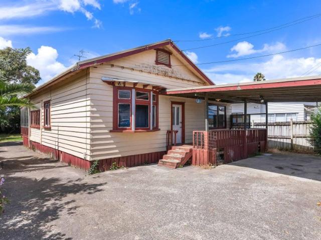 Spacious Living Unbeatable Location