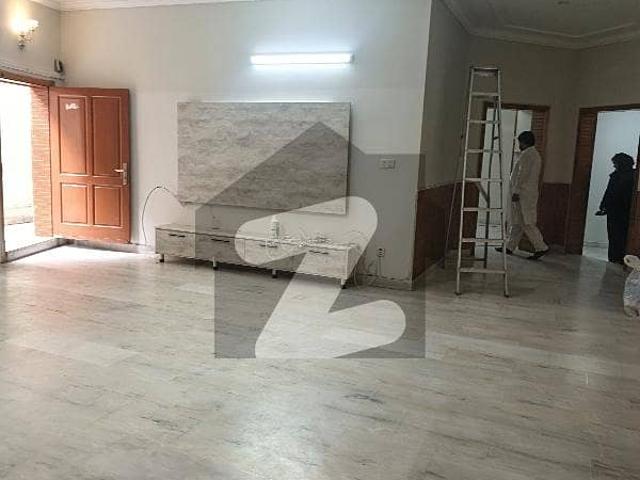 Spacious Lower Ground Floor With Separate Gate Available For Rent In E11/3