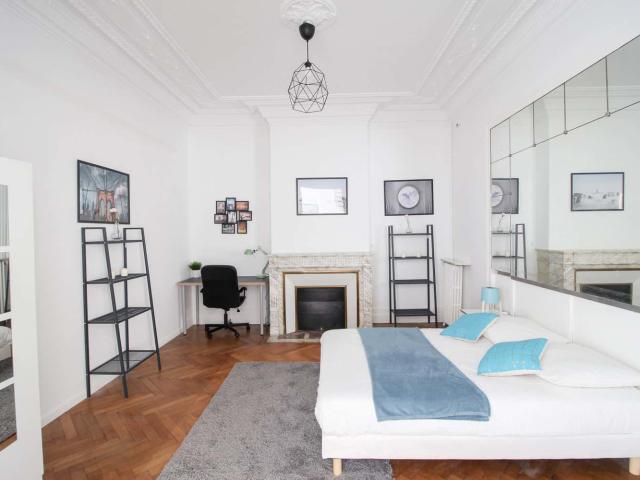 Spacious luminous bedroom 22m² BO5
