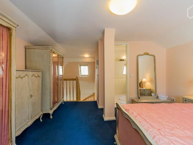 Spacious maisonette suite with balcony in Berlin Charlottenburg, Berlin Amsterdam Apartments for Rent