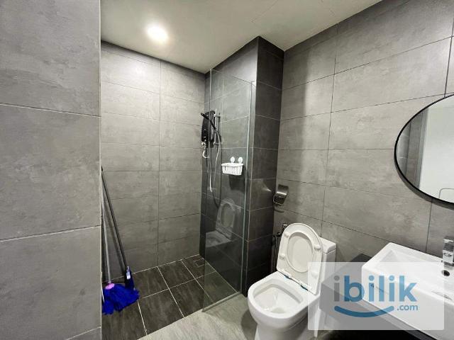 Spacious Master Room | 5 mins to Mont Kiara/Publika | Variety of rooms available