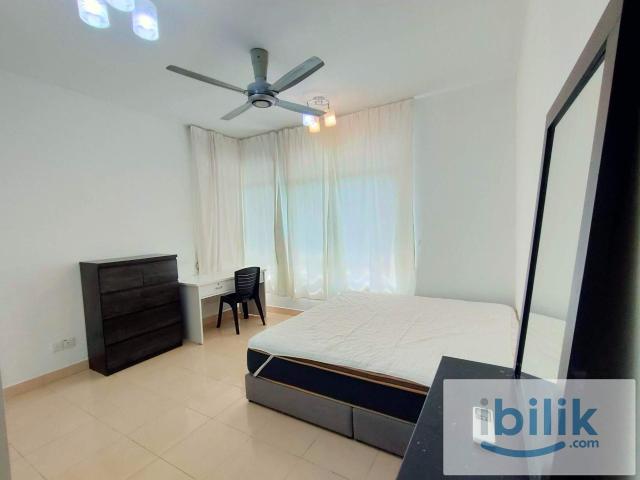 Spacious Master Room With Attached Bathroom, Free Wifi, Short Walk To MSU, LRT Stations
