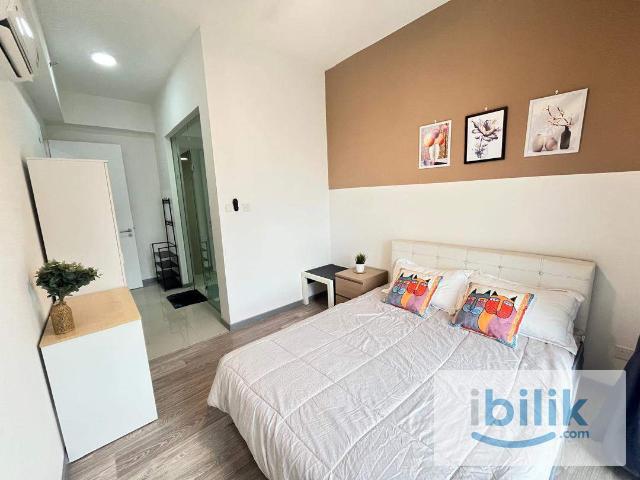 Spacious Master Room with Private Bathroom at Bangsar South, Kuala Lumpur