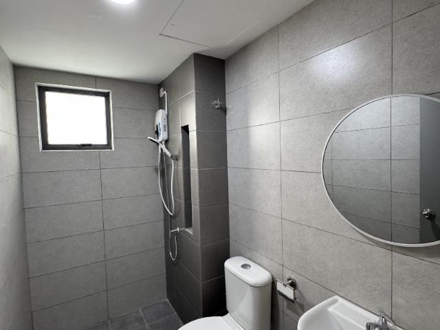 Spacious Medium Bedroom – Cozy Living Made Easy!