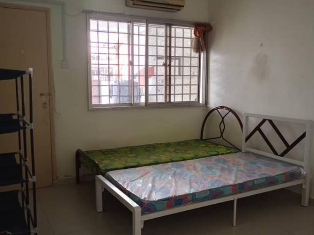 Spacious medium room for 2 + aircond are now for rent @ SS23