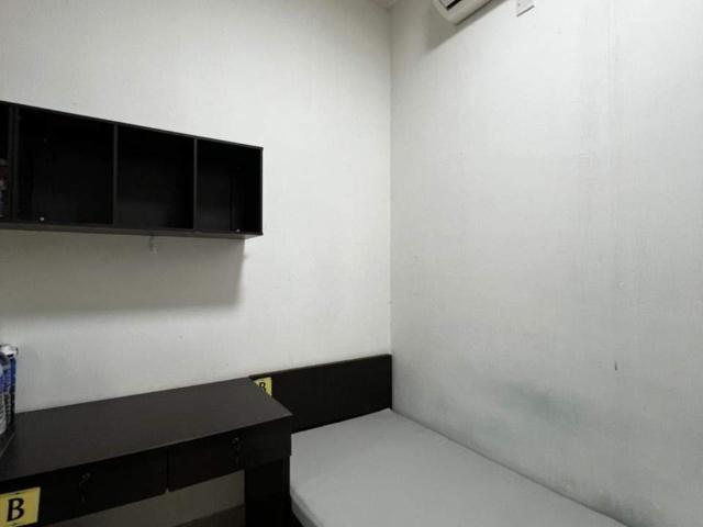 Spacious Middle Room – Can Move in October 2026