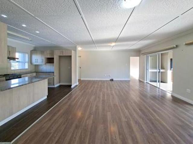 spacious modern 3 bedroom single lev.