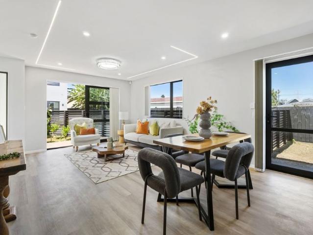 Spacious & Modern 4 Bedroom Home in Otahuhu