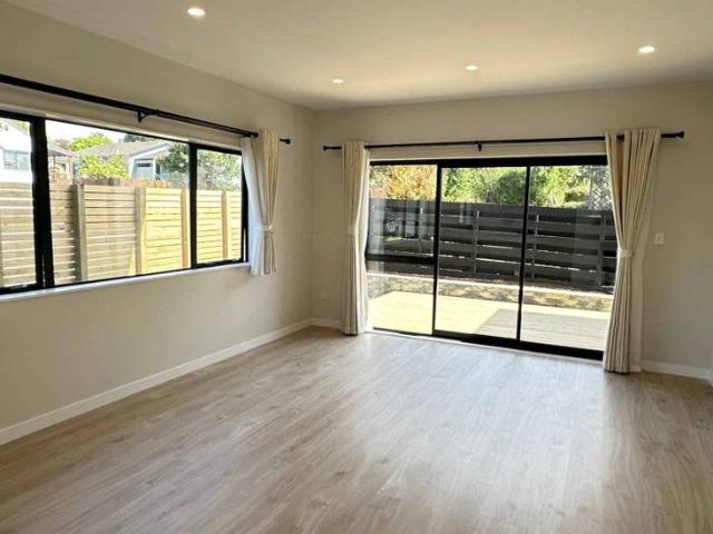 Spacious Modern 4 Bedroom, 3 Bathroom Family H.