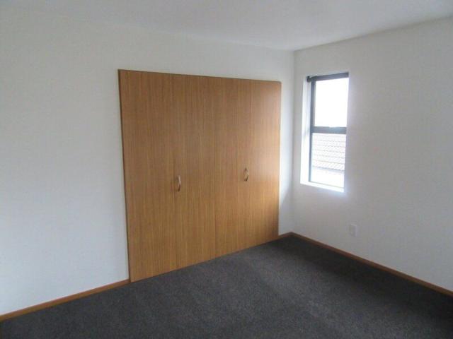Spacious Modern Three Bedroom Townhouse on George St – Available Now