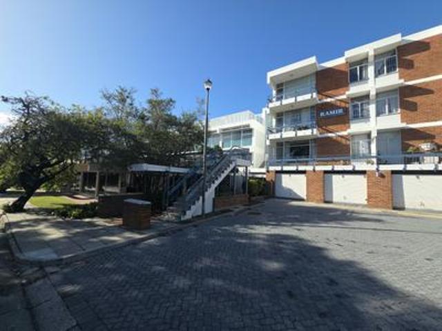spacious north facing duplex in bost.