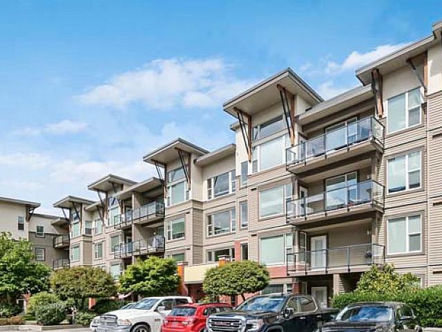 Spacious North Facing Unit!