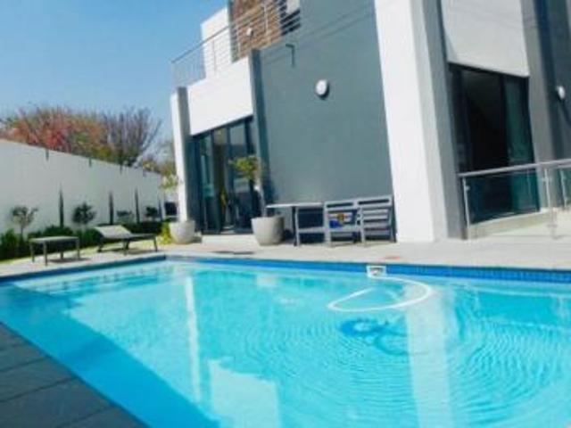 spacious one bedroom apartment to le.