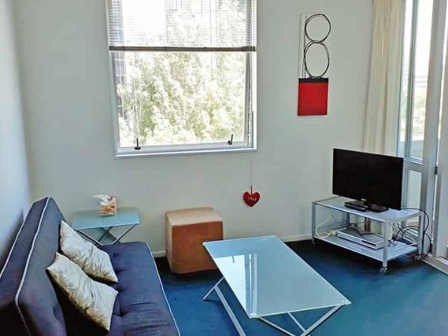 Spacious Open Plan and Light Apartment