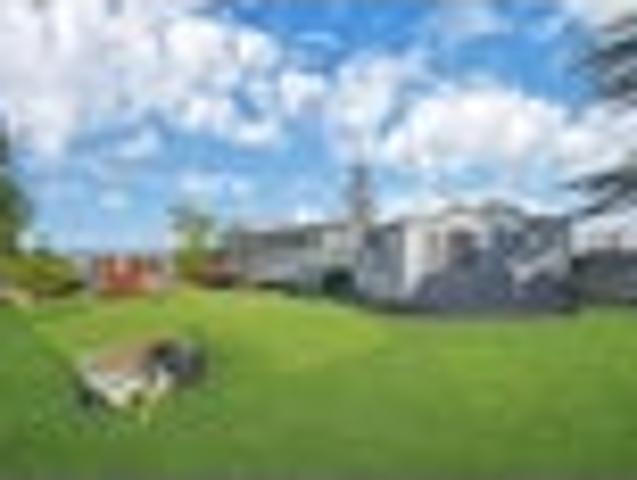 Spacious & Original  Do up on 827m2