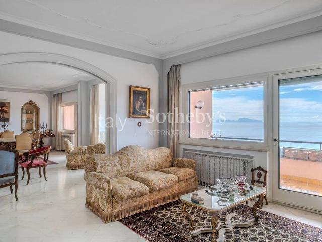 Spacious panoramic apartment in Parco Grifeo