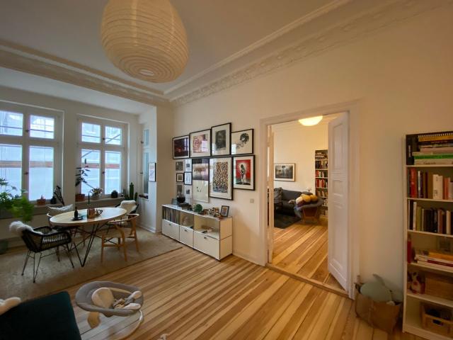 Spacious period apartment in central location in Mitte, Berlin Amsterdam Apartments for Rent