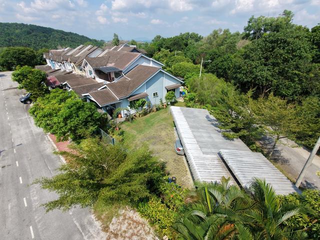 Spacious Property Corner Lot At Lorong Gugusan Alam Puncak Alam