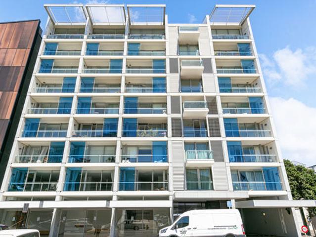 Spacious, Premium Waterfront Living